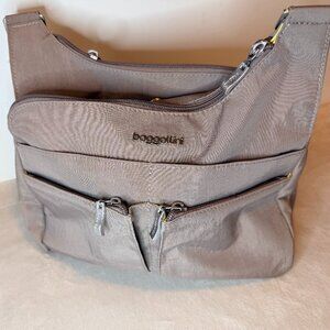 Pre-owned Baggallini Crossbody Bag, Taupe, Multi-pocketed/organized, lightweight